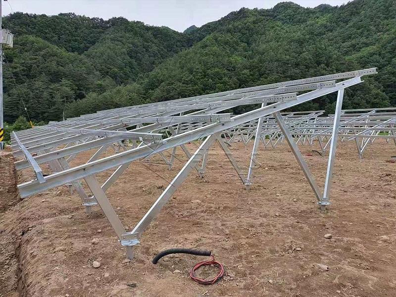 Sistema de montaje en tierra de acero C Montaje en poste solar